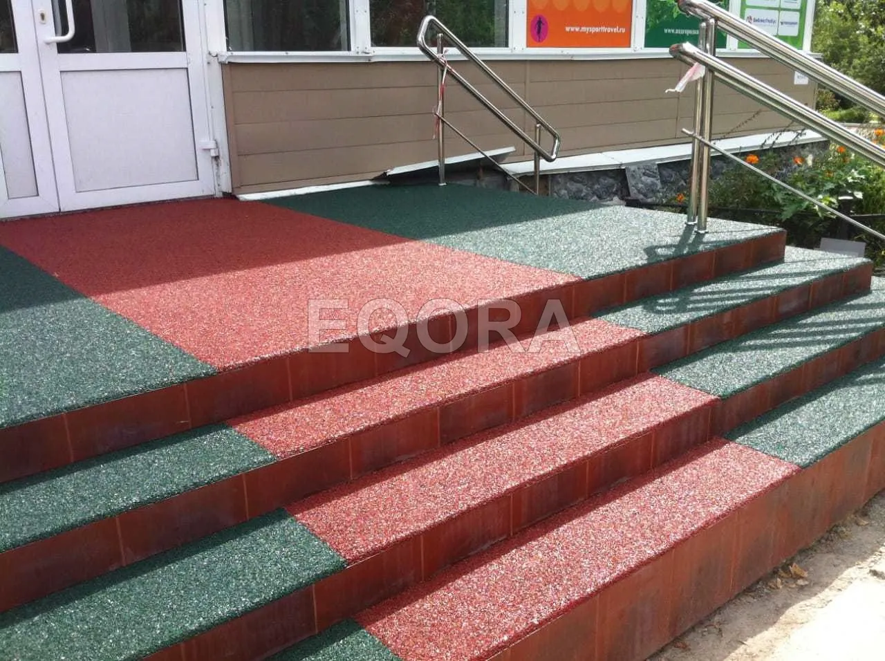 Резиновое покрытие на травмоопасные участки из резиновой крошки в Радужном